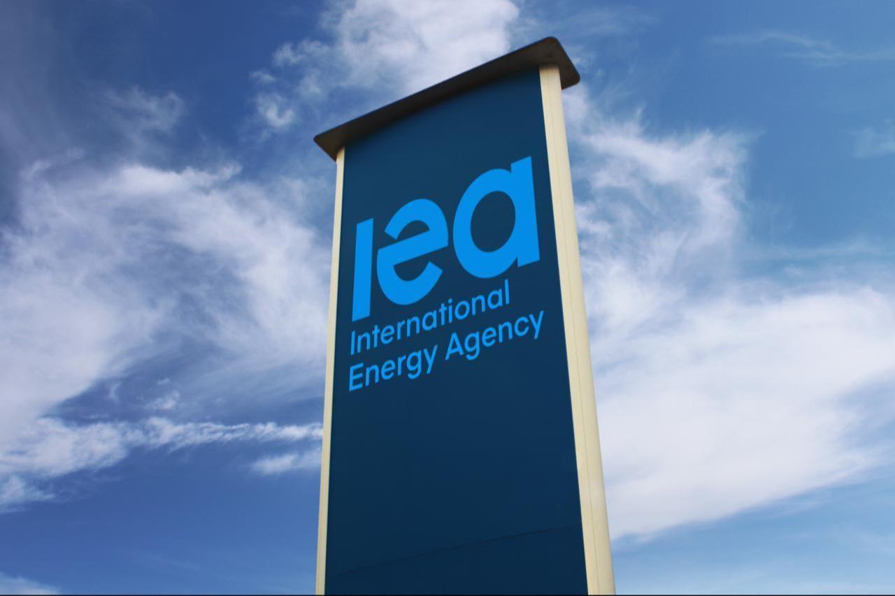 IEA Members Agree on Coordinated Release of 100 Million Barrels of Oil
