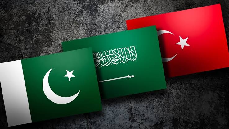 Pakistan, Saudi Arabia, and Türkiye Hold Emergency Trilateral Talks With Iran in Tehran